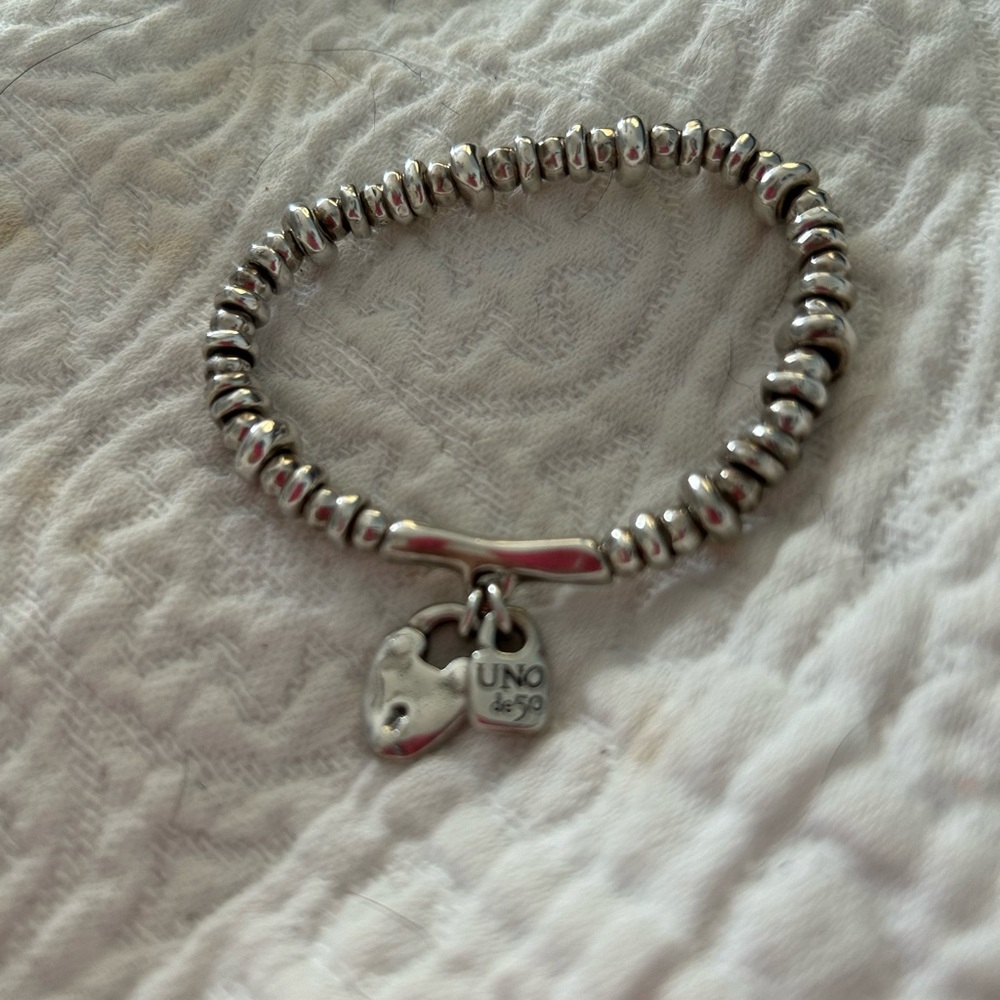 UNO de 50 Silver Beaded Heart stretch bracelet - Picture 3 of 3